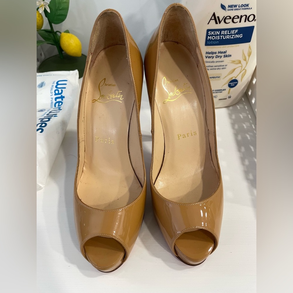 Christian Louboutin nude pumps